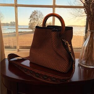 Cute Via Mail Raffia Tan and Black Women's Handbag